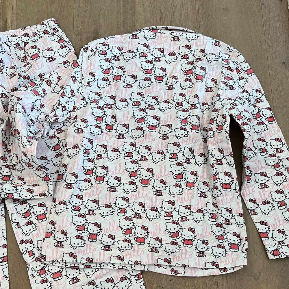 Hello Kitty Pink Women’s / Teen Pajamas - Picture 8 of 8